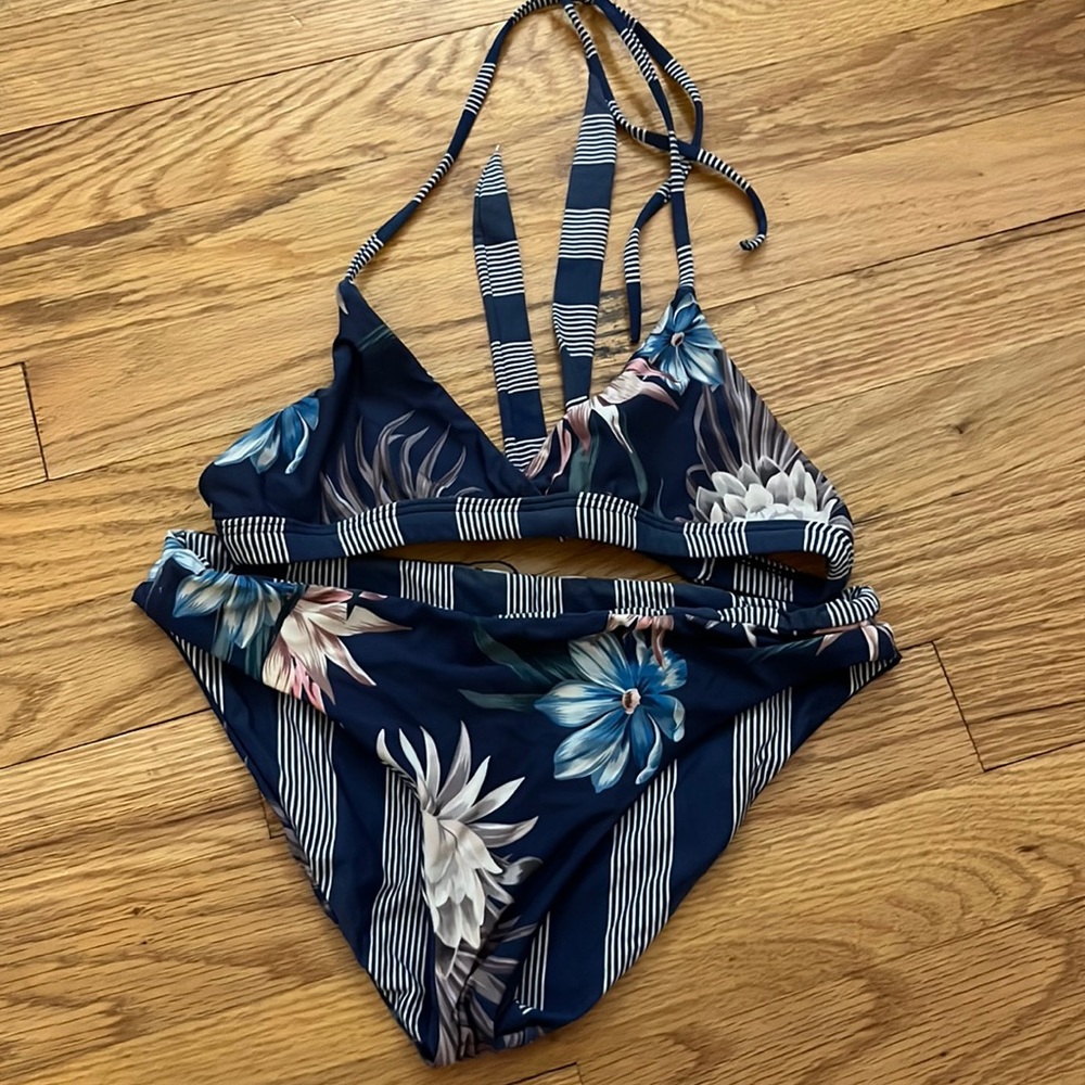 Roxy reversible bikini